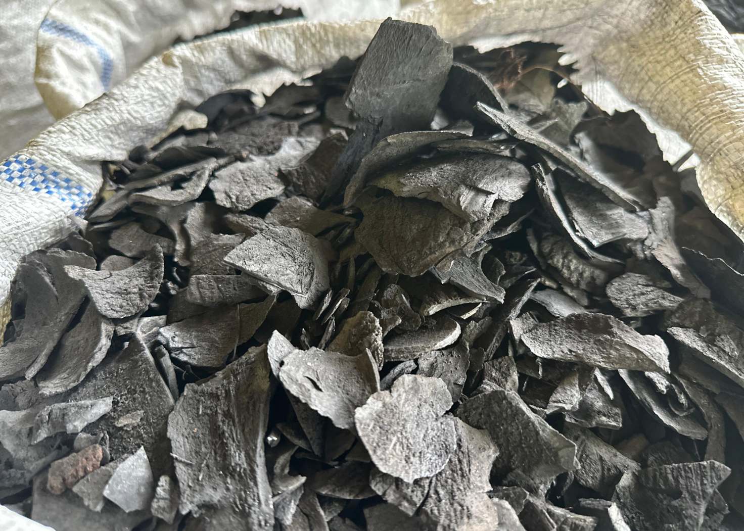 coconut-shell-charcoal-pt-sinergi-asia-teknik-1.jpeg
